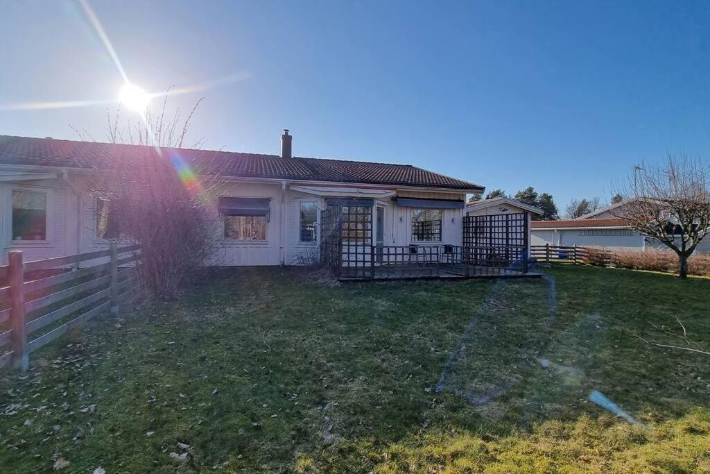 Trivsamt Parhus I Lugnt Omrade Inne I Tranas! Bagian luar foto