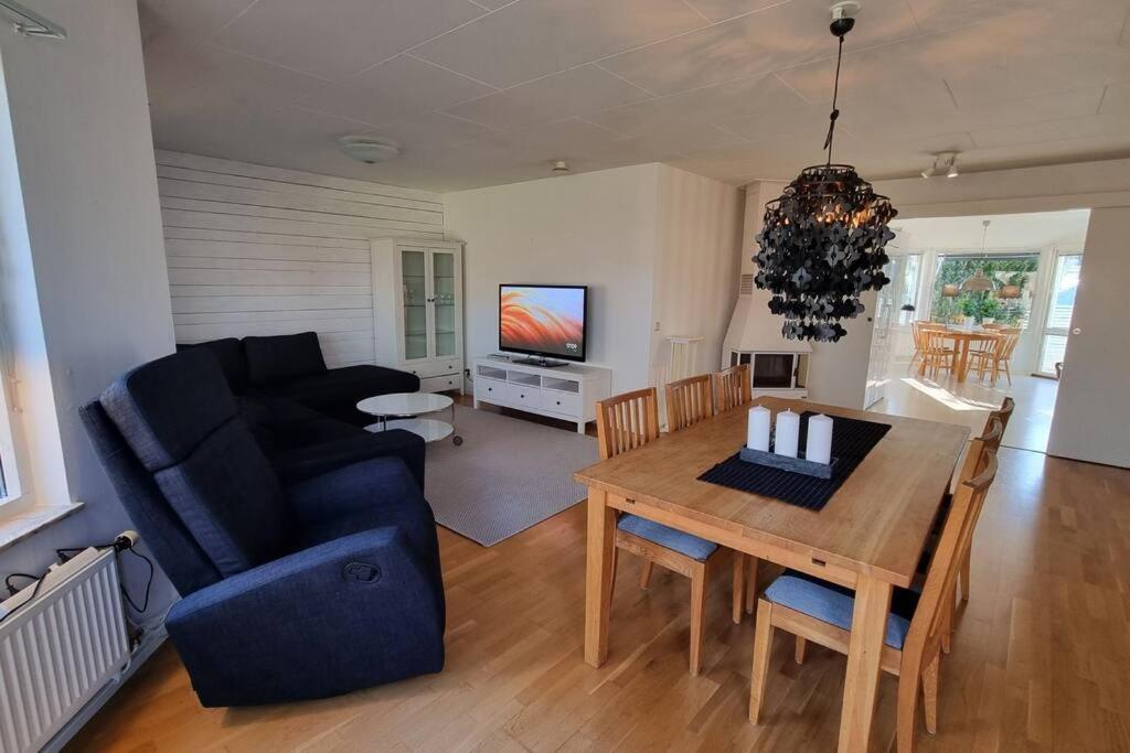 Trivsamt Parhus I Lugnt Omrade Inne I Tranas! Bagian luar foto